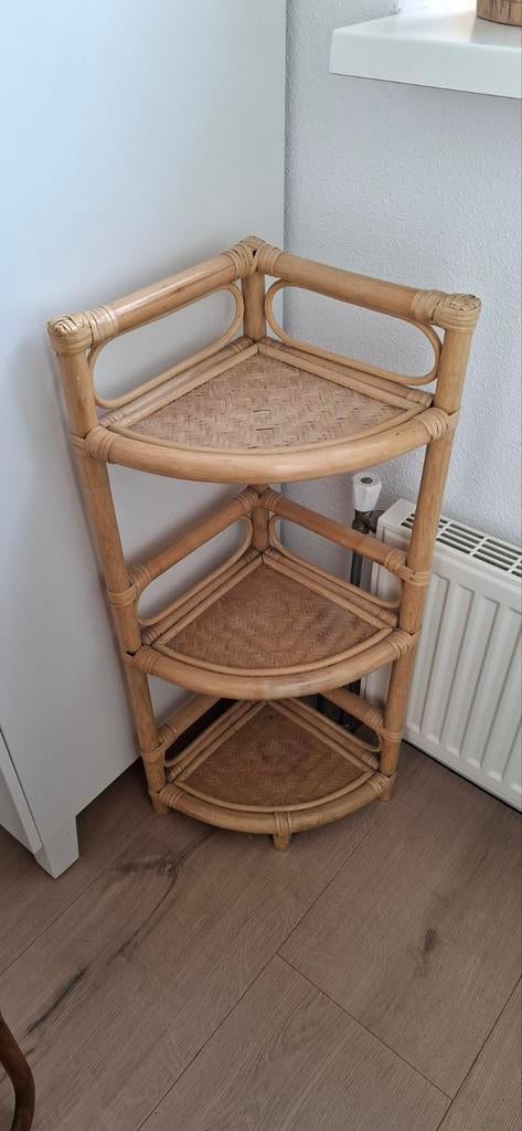 Bamboe hoekkastje, Ophalen