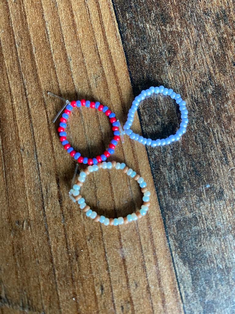 Set van 3 handgemaakte kralen ringen, Sieraden, Tassen en Uiterlijk, Ringen, Kunststof, Overige kleuren, Nieuw, Ophalen of Verzenden