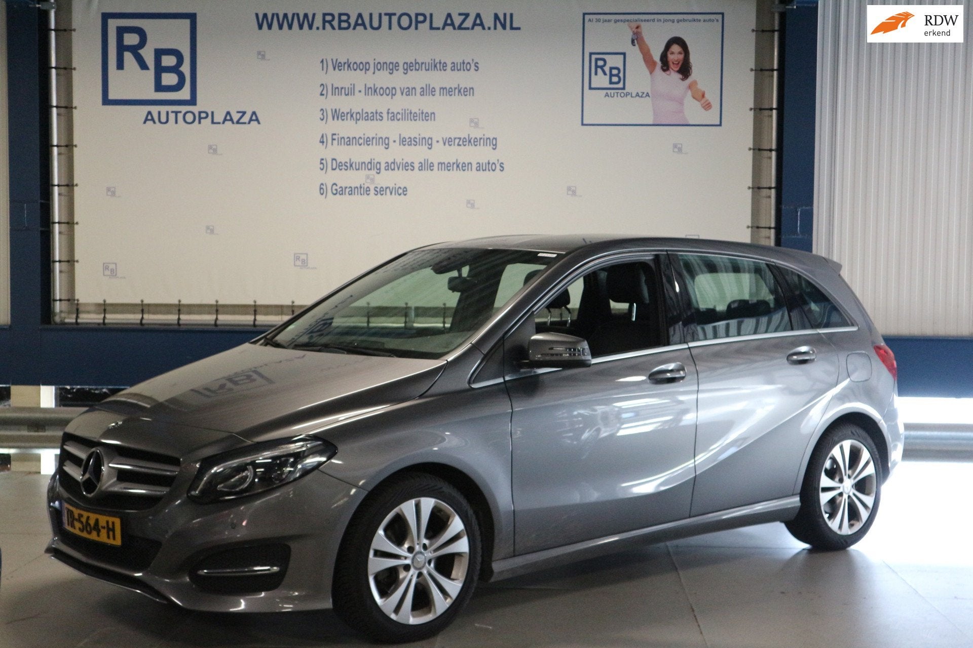Mercedes-Benz B-klasse 180 AUTOMAAT / NAP / NIEUW MODEL / 99, 1325 kg, Gebruikt, Euro 6, 4 cilinders
