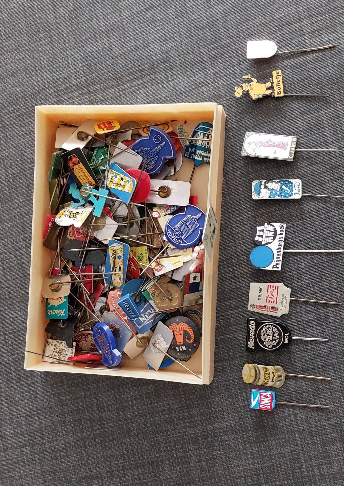 Verzameling vintage speldjes en pins, Verzamelen, Speldjes, Pins en Buttons, Ophalen of Verzenden, Gebruikt, Stad of Land, Speldje of Pin
