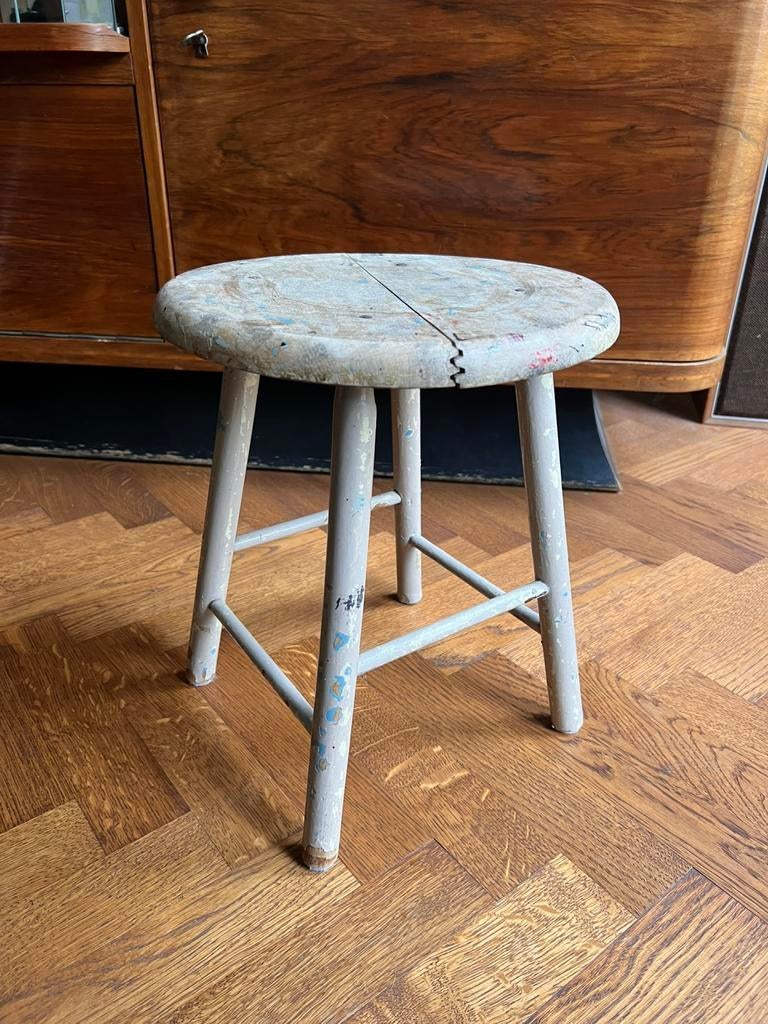 Vintage houten krukje, Huis en Inrichting, Krukjes, Ophalen, Zo goed als nieuw, Hout