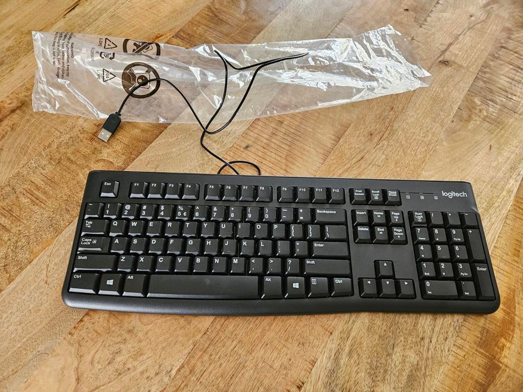 Toetsenbord Logitech K 120, Ophalen of Verzenden, Zo goed als nieuw, Bedraad, Logitech toetsenbord