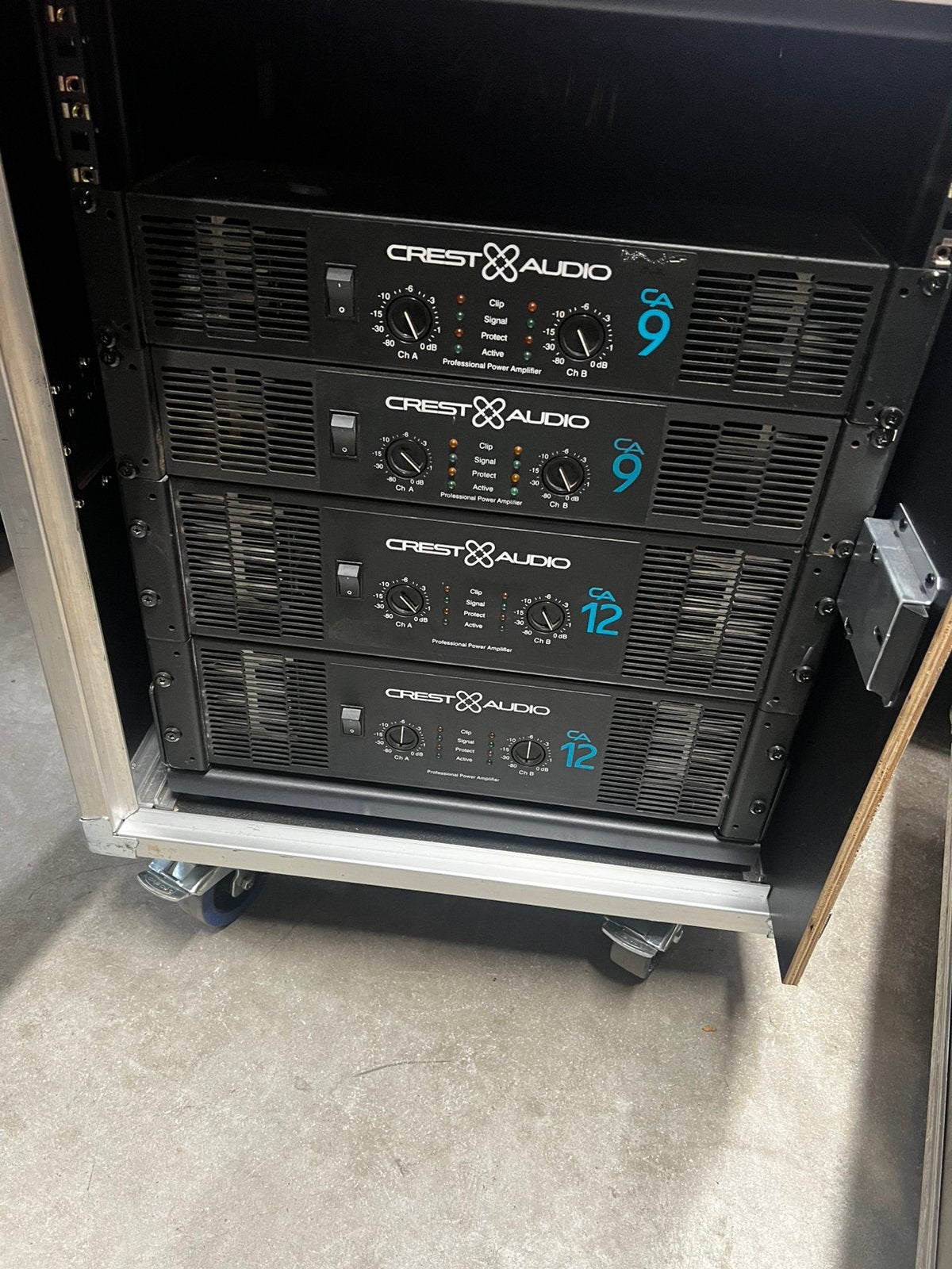 Crest CA 18/12/9 versterkers, Ophalen, Zo goed als nieuw, 1000 watt of meer, P.A.
