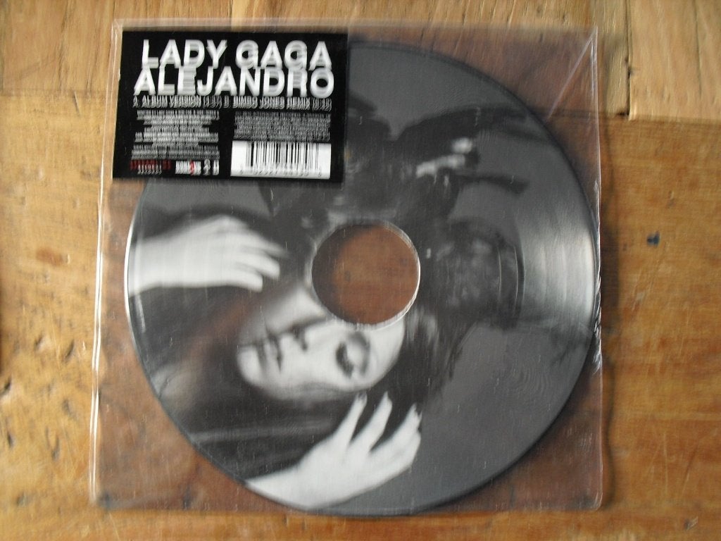 Single Lady GAGA  ---  Alejandro, Gebruikt, Beschermende buitenhoes, 7 inch, Ophalen of Verzenden