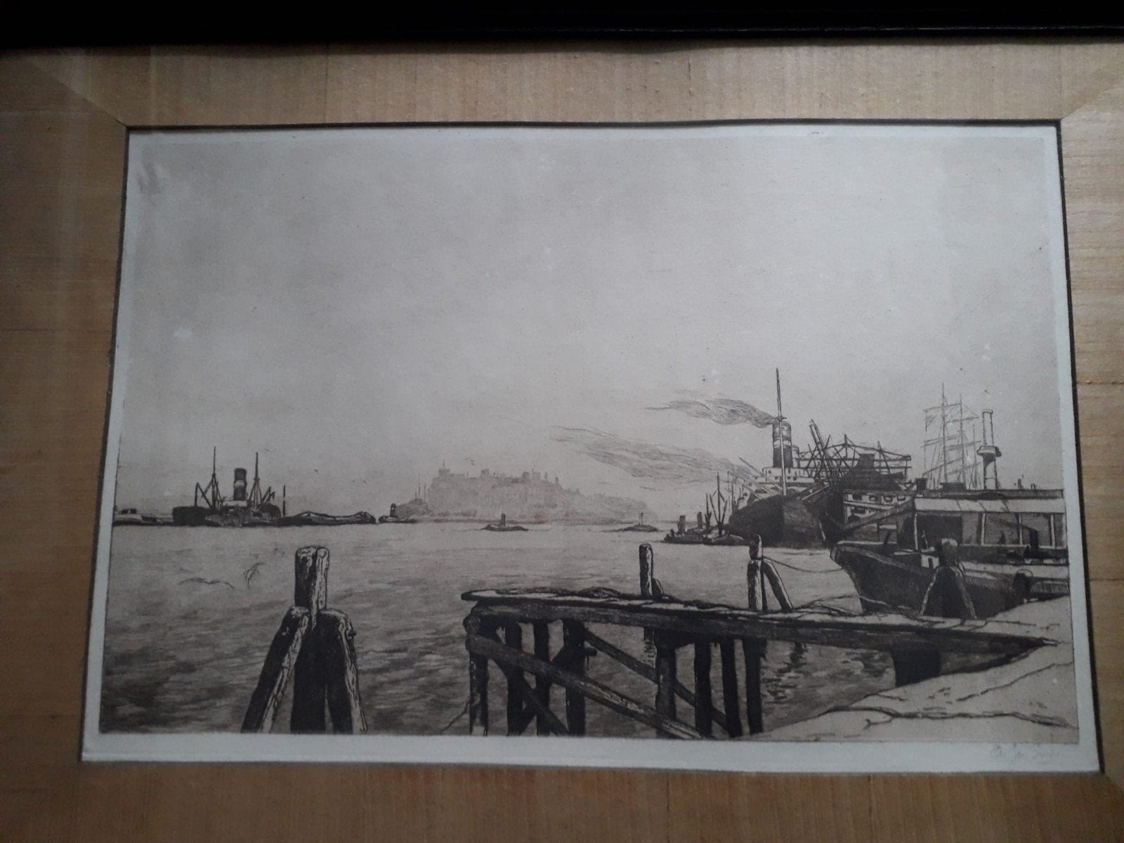 Ets van Jan Sirks ( 1885-1938 ) Haven. 
Afmeting 4, Antiek en Kunst, Ophalen, Ets, Ingelijst