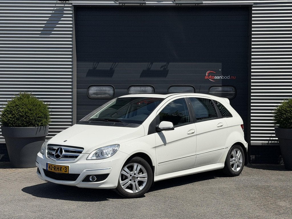 Mercedes-Benz B-klasse 180 CDI Business Class | Panoramadak, Voorwielaandrijving, Gebruikt, 4 cilinders, 715 kg