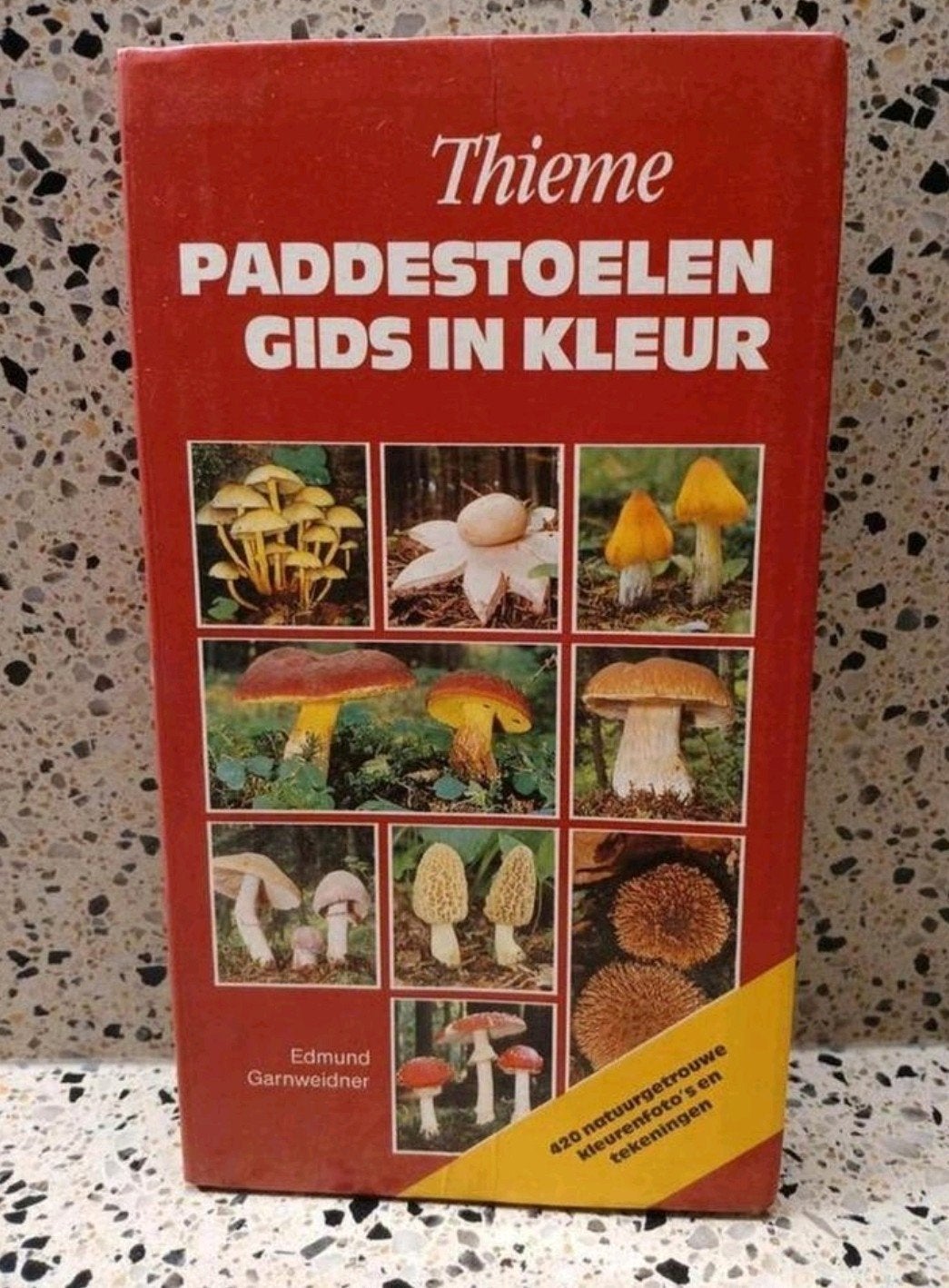 Thieme Paddenstoelen Gids in Kleur - E. Garnweidner VASTE PR, Ophalen of Verzenden, Zo goed als nieuw, Natuur algemeen, Edmund Garnweidner