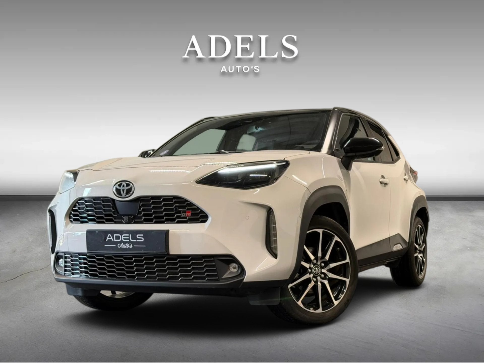 Toyota Yaris Cross 1.5 Hybrid GR Sport Panodak HUD Camera AC, Dealer onderhouden, Gebruikt, Zwart, 116 pk