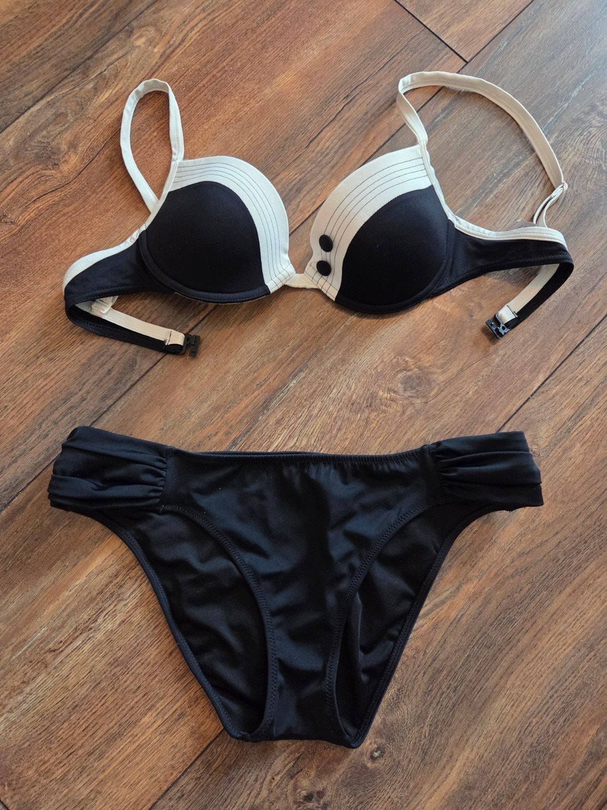 Victoria Secret + huit8 mooie bikini, Zwart, Ophalen of Verzenden, Zo goed als nieuw, Bikini