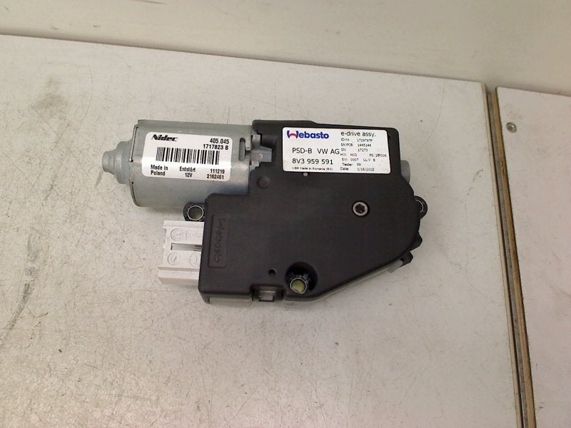 Schuifdak Motor Audi A3 Sportback (8VA/8VF) 2013 8V3959591, Auto-onderdelen, Carrosserie en Plaatwerk, Gebruikt, Auto-Union-Straße  1, Ingolstadt 85057, , Duitsland