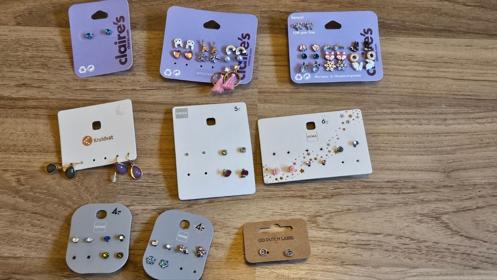 32 paar Claire's oorbellen/ oorknopjes/ hangers NIEUW, Overige materialen, Nieuw, Ophalen of Verzenden, Zilver