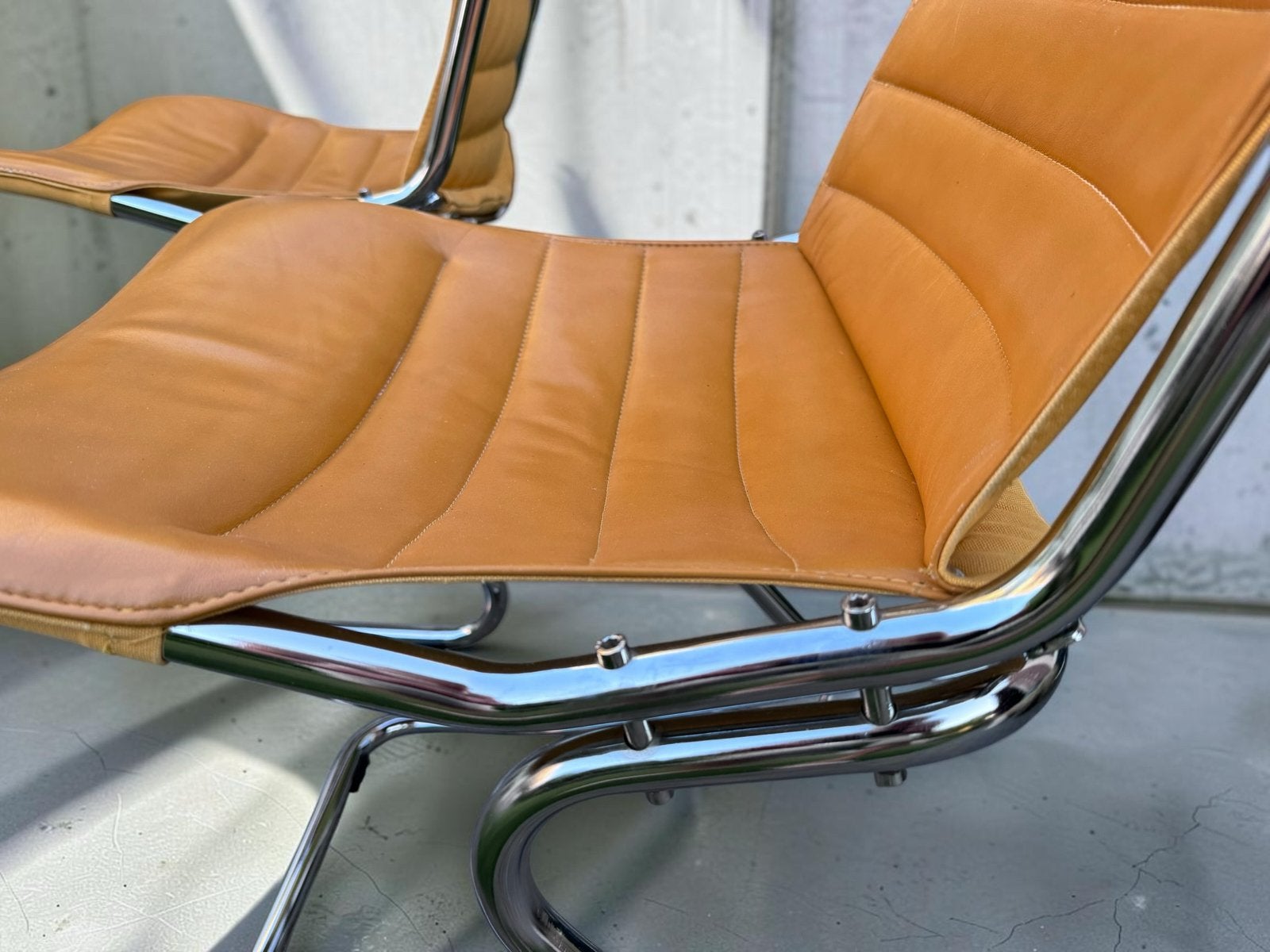Set van 2 vintage cantilever stoelen, leer en chroom, Ophalen