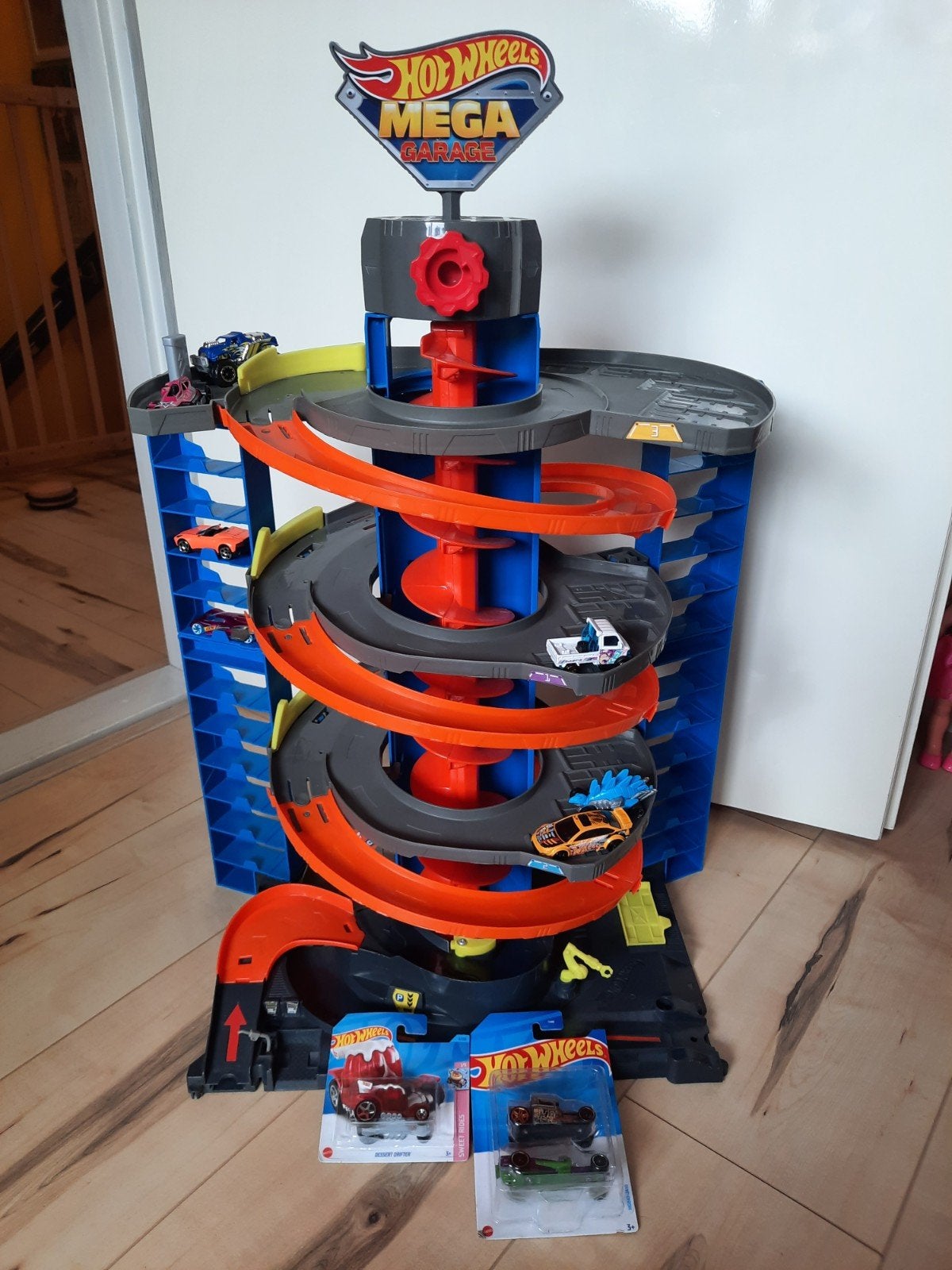 hot wheels Mega garage + autos, Ophalen, Handmatig, Hot Wheels