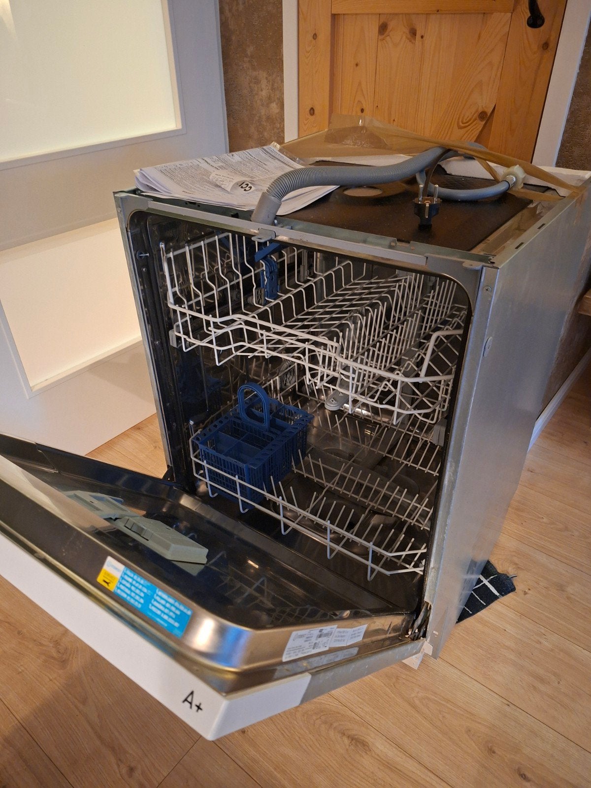 Indesit volledig geïntegreerde vaatwasser., Ophalen, Gebruikt, 60 cm of meer, Inbouw