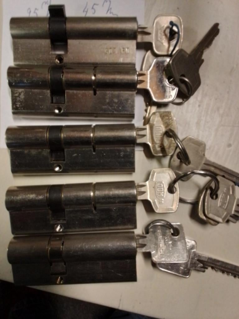 Tekoop  div cilinders, Ophalen of Verzenden, Slot