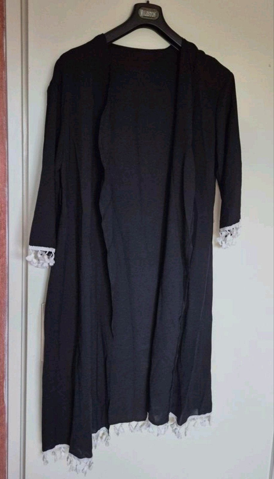 Zwarte 2-delige set, wijde 3/4 broek maat L. Zwart. Nieuw, Ophalen of Verzenden, Nieuw, Maat 42/44 (L), Zwart