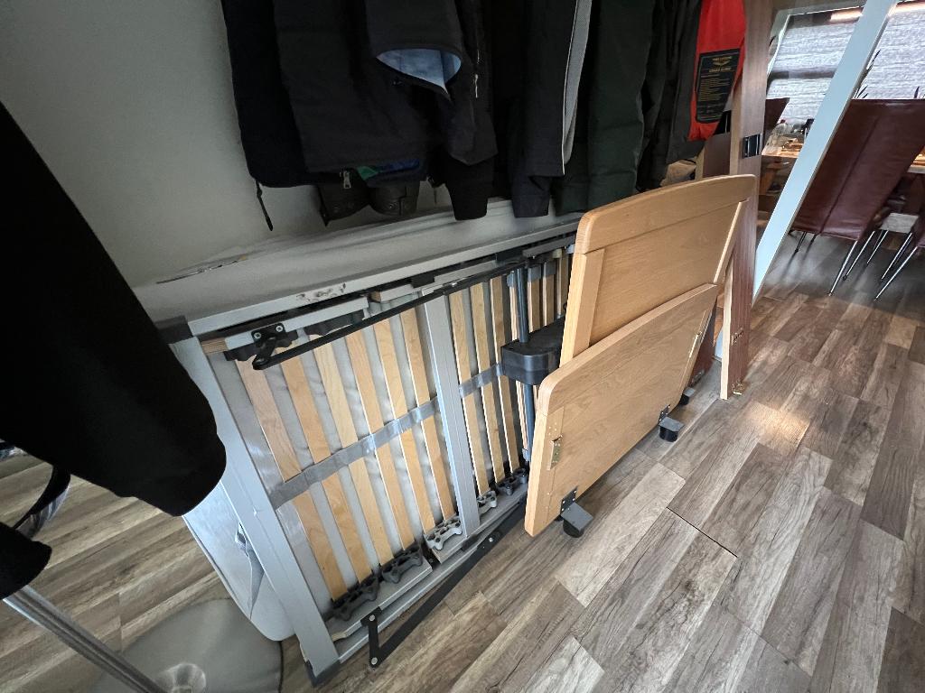 electrisch verstelbaar bed, Huis en Inrichting, Slaapkamer | Bedden, Ophalen, 90 cm, Eenpersoons, Bruin