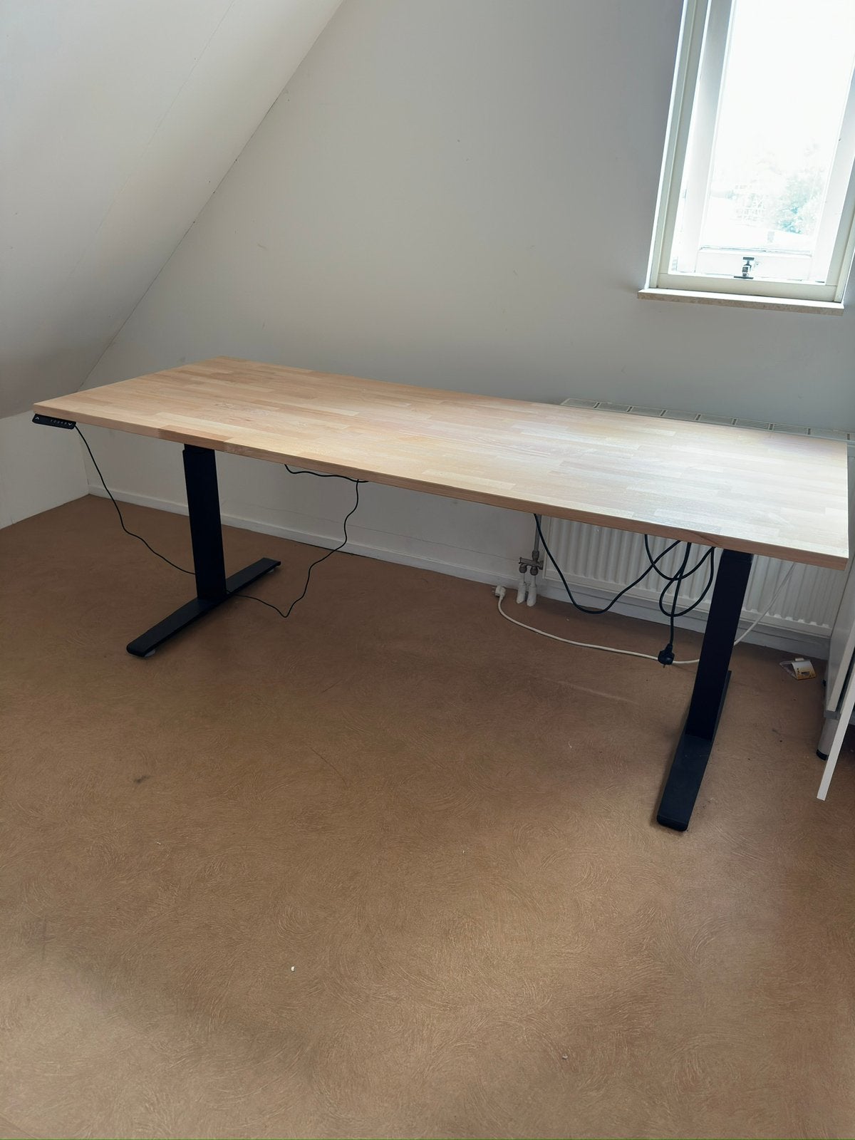 Zit sta bureau. Met blad 200x80. Eigen blad ook mogelijk, Huis en Inrichting, Bureaus, Zit-sta bureau, Hout, Zo goed als nieuw