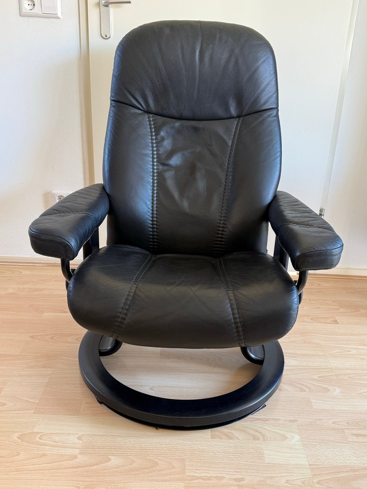 Stressless zwarte leren relaxfauteuil met voetenbank.Maat S, Ophalen, Gebruikt, Leer, 75 tot 100 cm