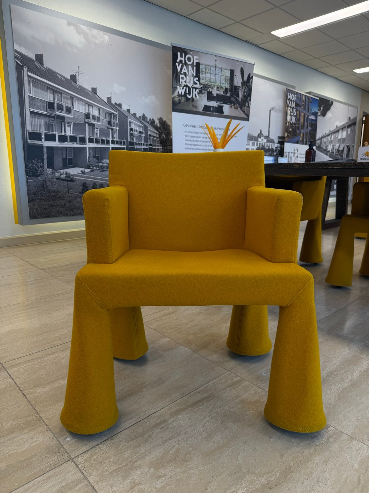 8 x geel Moooi V.I.P. Chair – Marcel Wanders | Iconisch, Huis en Inrichting, Overige kleuren, Ophalen of Verzenden, Zo goed als nieuw