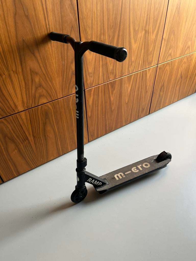 Stuntstep Micro Ramp zwart, Ophalen, Zo goed als nieuw, Gewone step