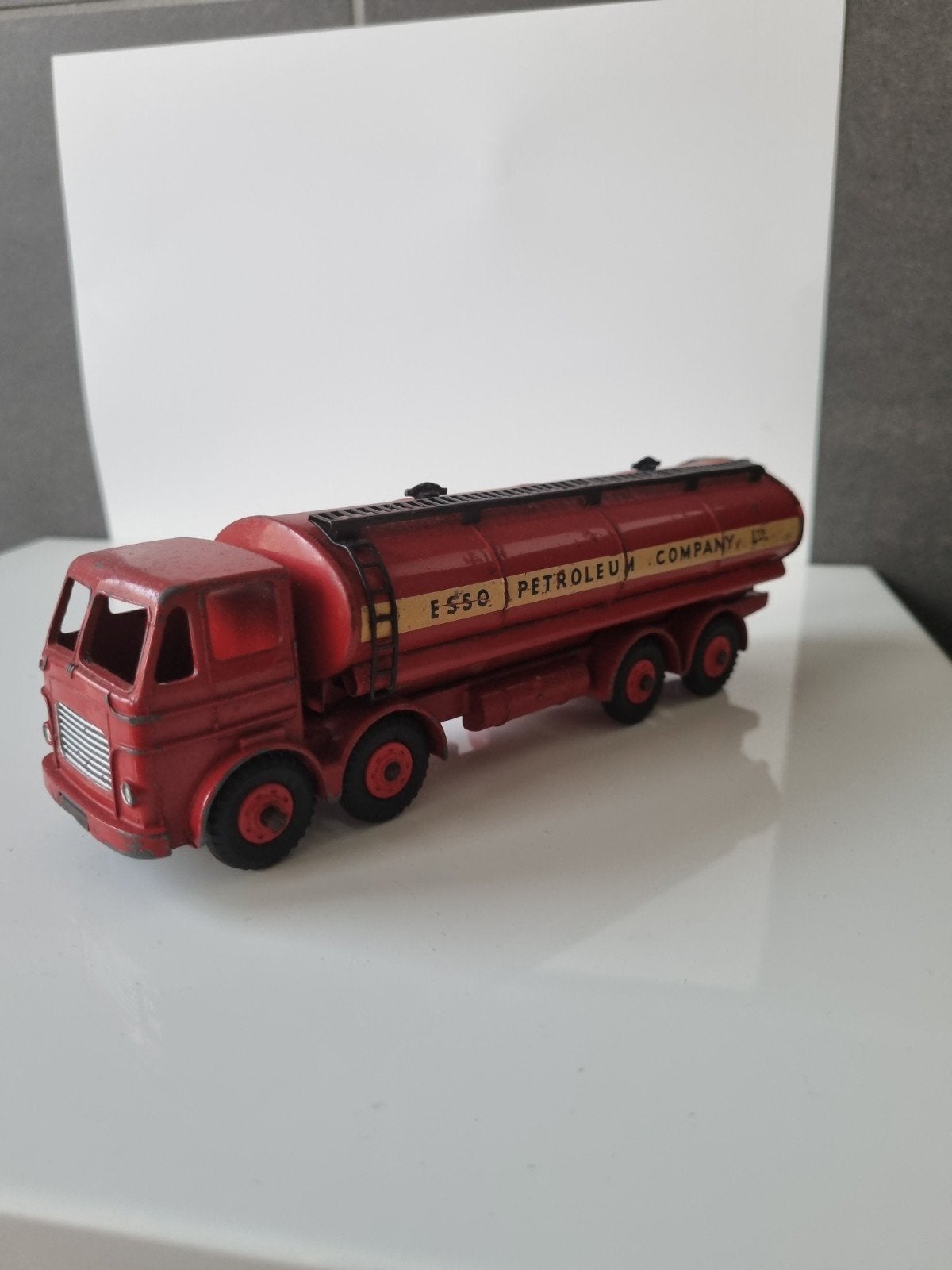 dinky toys, Hobby en Vrije tijd, Modelauto's | 1:43, Ophalen of Verzenden, Gebruikt, Auto, Dinky Toys