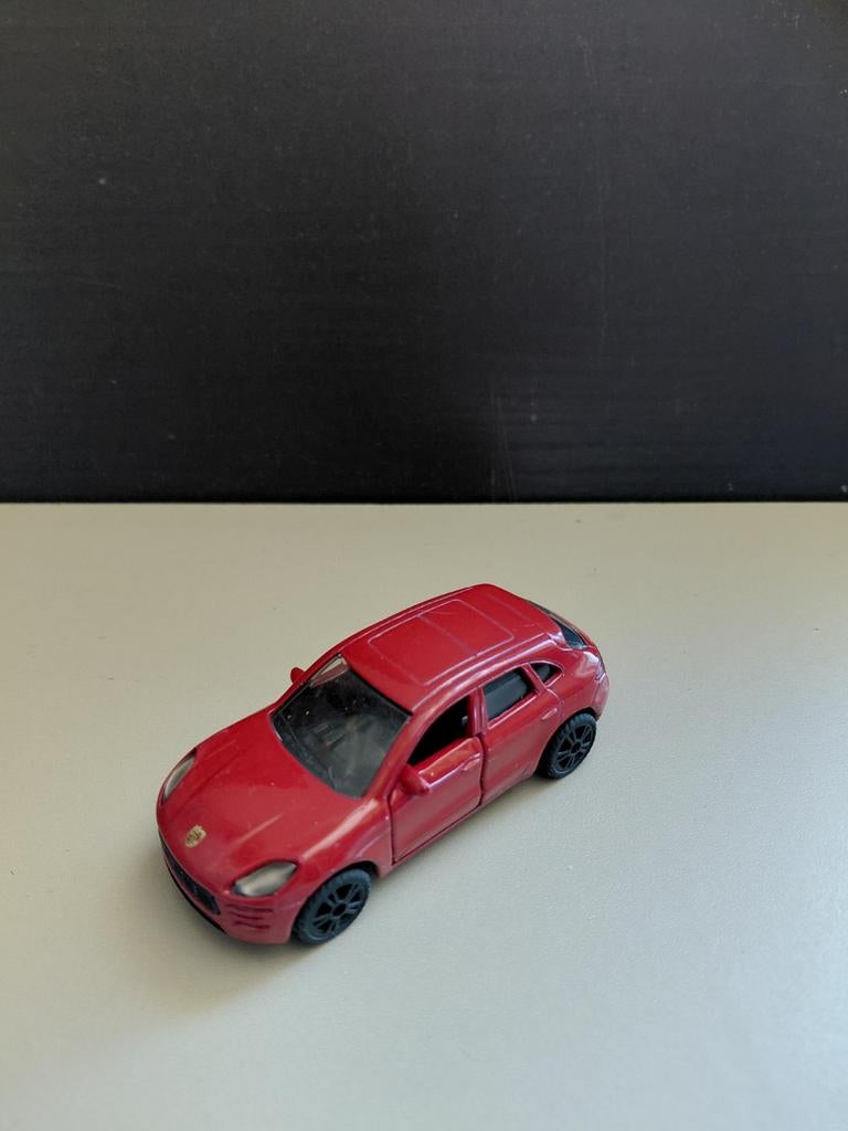 Siku Porsche Macan - Rood Die-cast Modelauto, Hobby en Vrije tijd, Modelauto's | 1:43, Ophalen of Verzenden, Gebruikt, Auto, SIKU