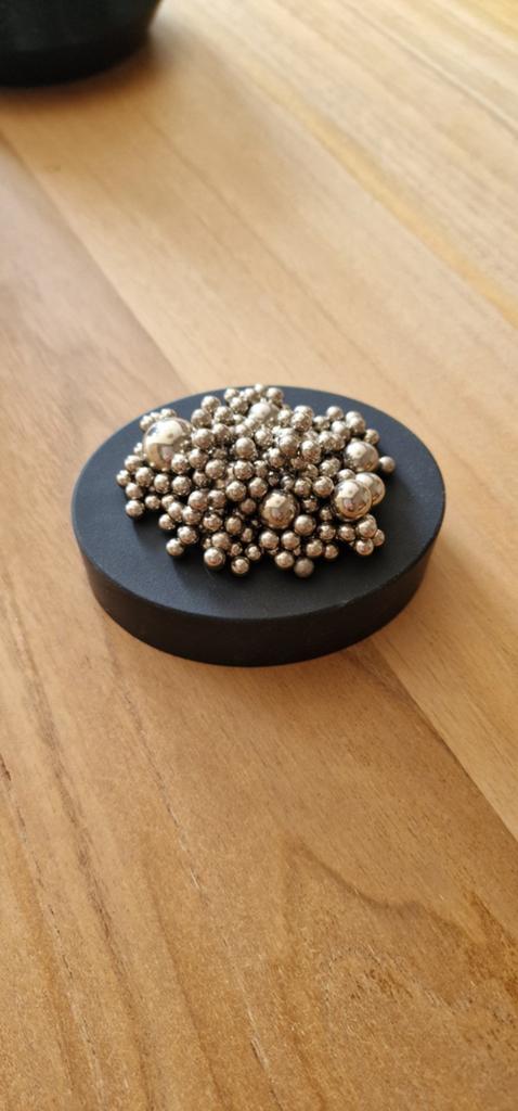 Magnetische anti stress balletjes met basis, Abstract, Gebruikt, Zilver, Overige merken