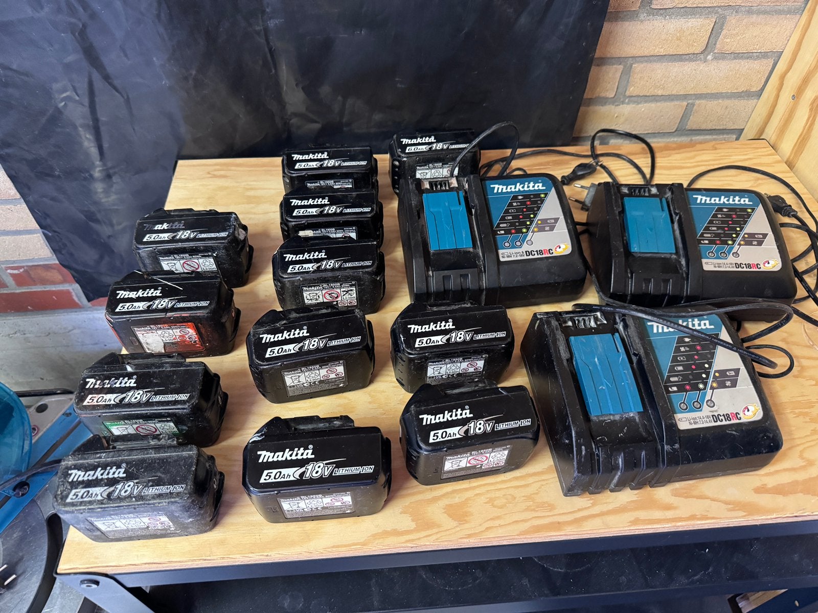 18v accu’s en laders makita, Ophalen of Verzenden, Zo goed als nieuw