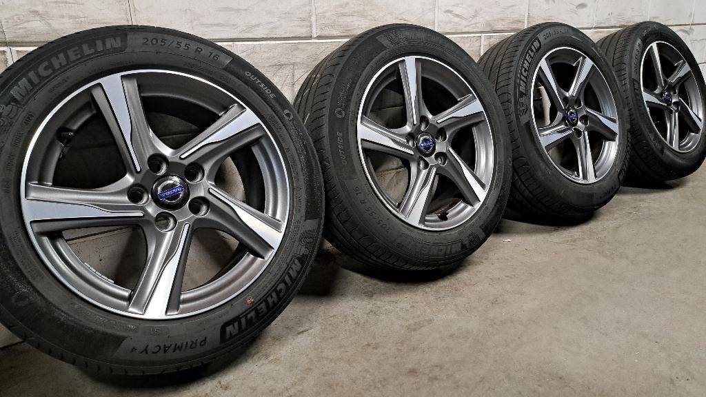 Ixion velgen V60 S60 V50 S40 C30 V40 R-Design 205/55/16, Gebruikt, 16 inch, Banden en Velgen, Personenwagen