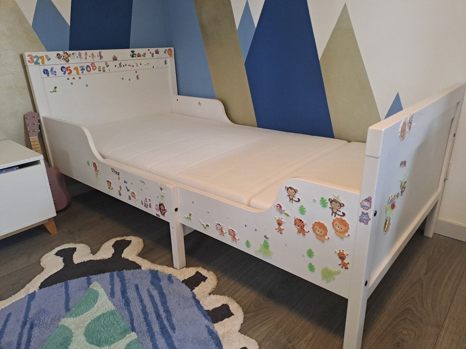 IKEA uitschuifbaar kinderbed met matras, Gebruikt, 70 tot 85 cm, Ophalen of Verzenden, Matras