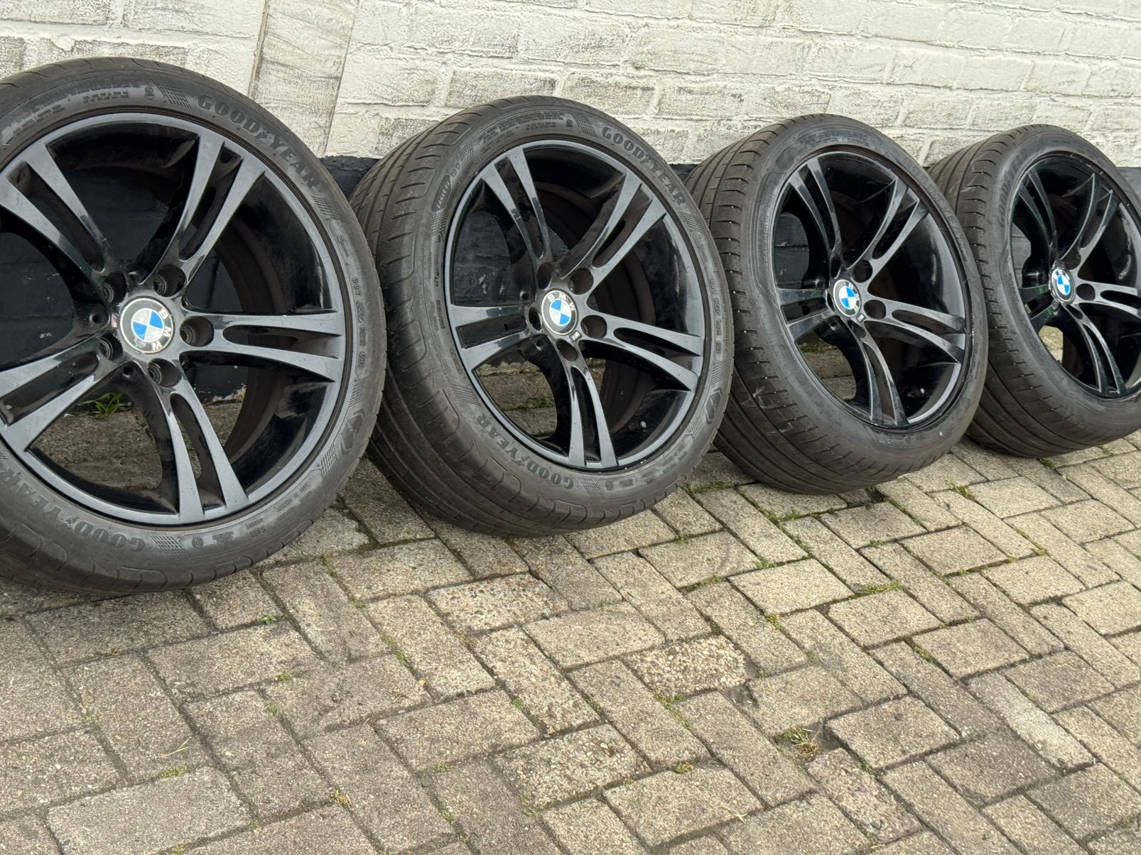 18 inch originele BMW E60 E61  velgen met zomerbanden., Ophalen, 18 inch, 245 mm, Band(en)