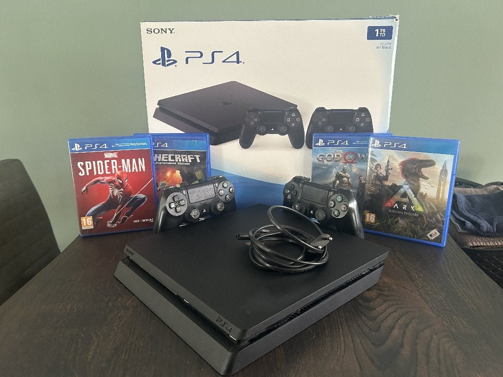 PS4 + 2 Controllers + 11 Games, Spelcomputers en Games, Online, Overige genres, 2 spelers, Ophalen of Verzenden