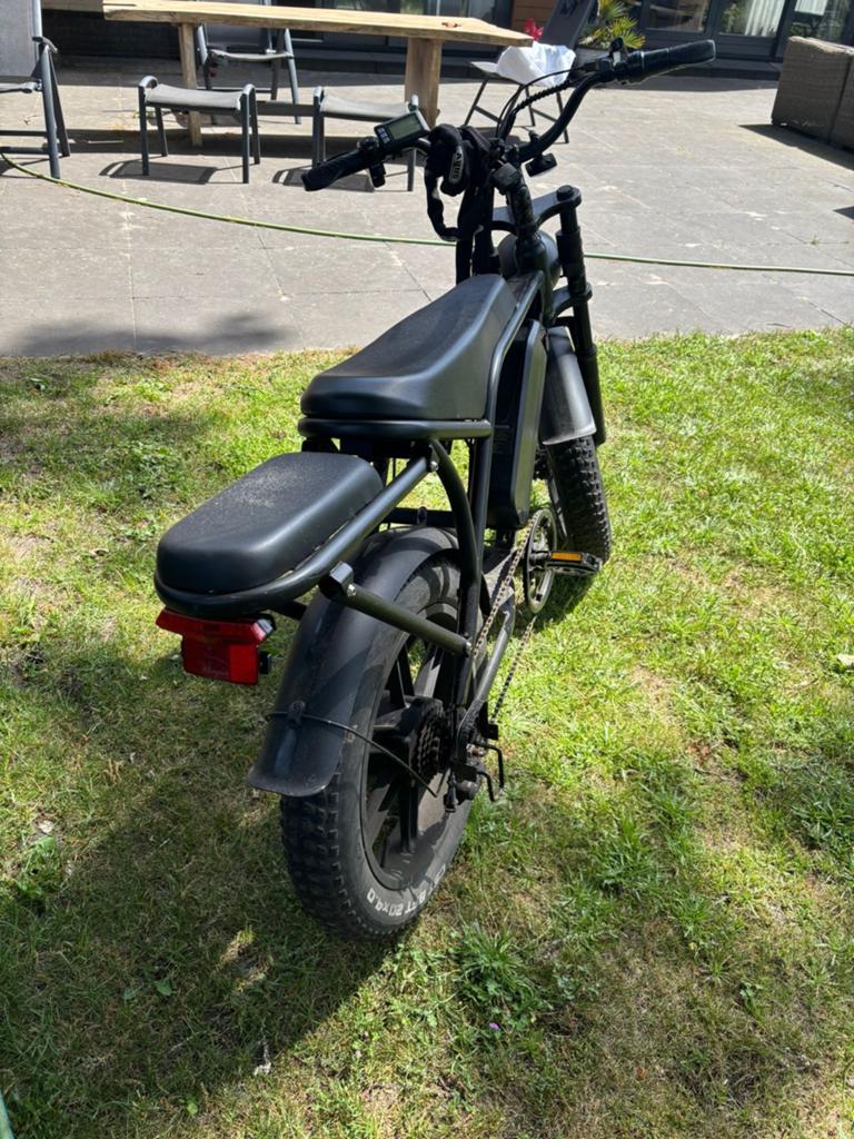 Stoere Fatbike E-bike met dikke banden en dubbel zadel, Zo goed als nieuw, Minder dan 47 cm, 50 km per accu of meer, Ophalen