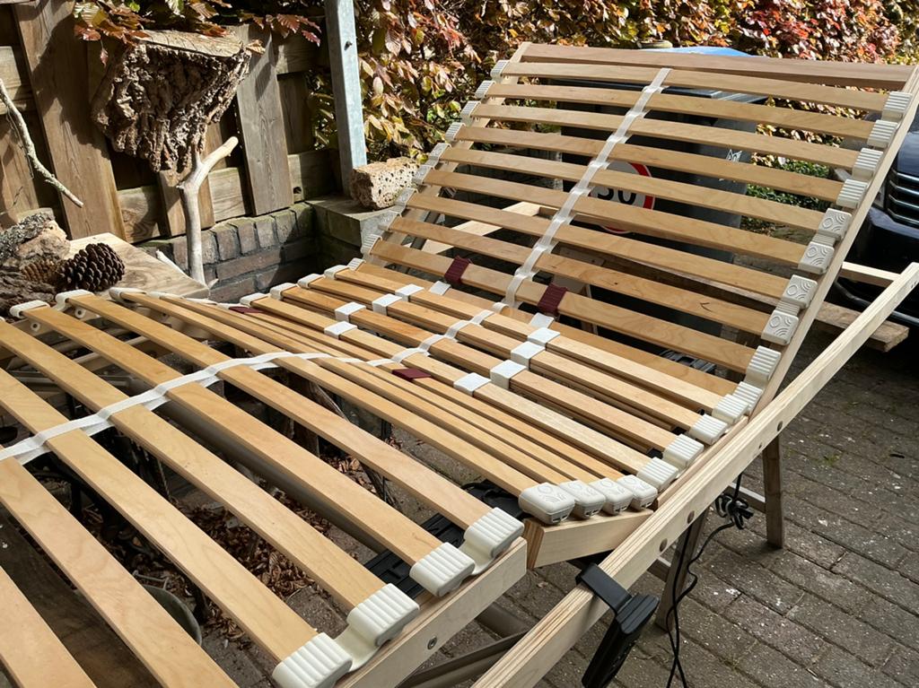 Ikea elektrisch verstelbare lattenbodem 90 x200 cm, Ophalen, Zo goed als nieuw, Eenpersoons, 90 cm
