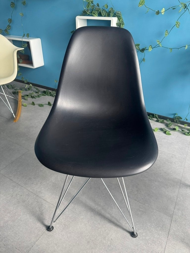 Originele Vitra Eames DSR stoelen 8x – Zwart, Kunststof, Gebruikt, Zwart, Ophalen of Verzenden