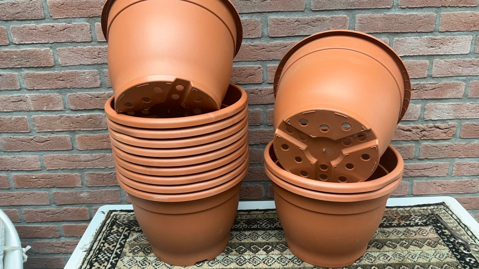 Mooie plastic Terracotte potten. 14 stuks, Tuin en Terras, Bloempotten, Ophalen, Kunststof, Rond, Zo goed als nieuw