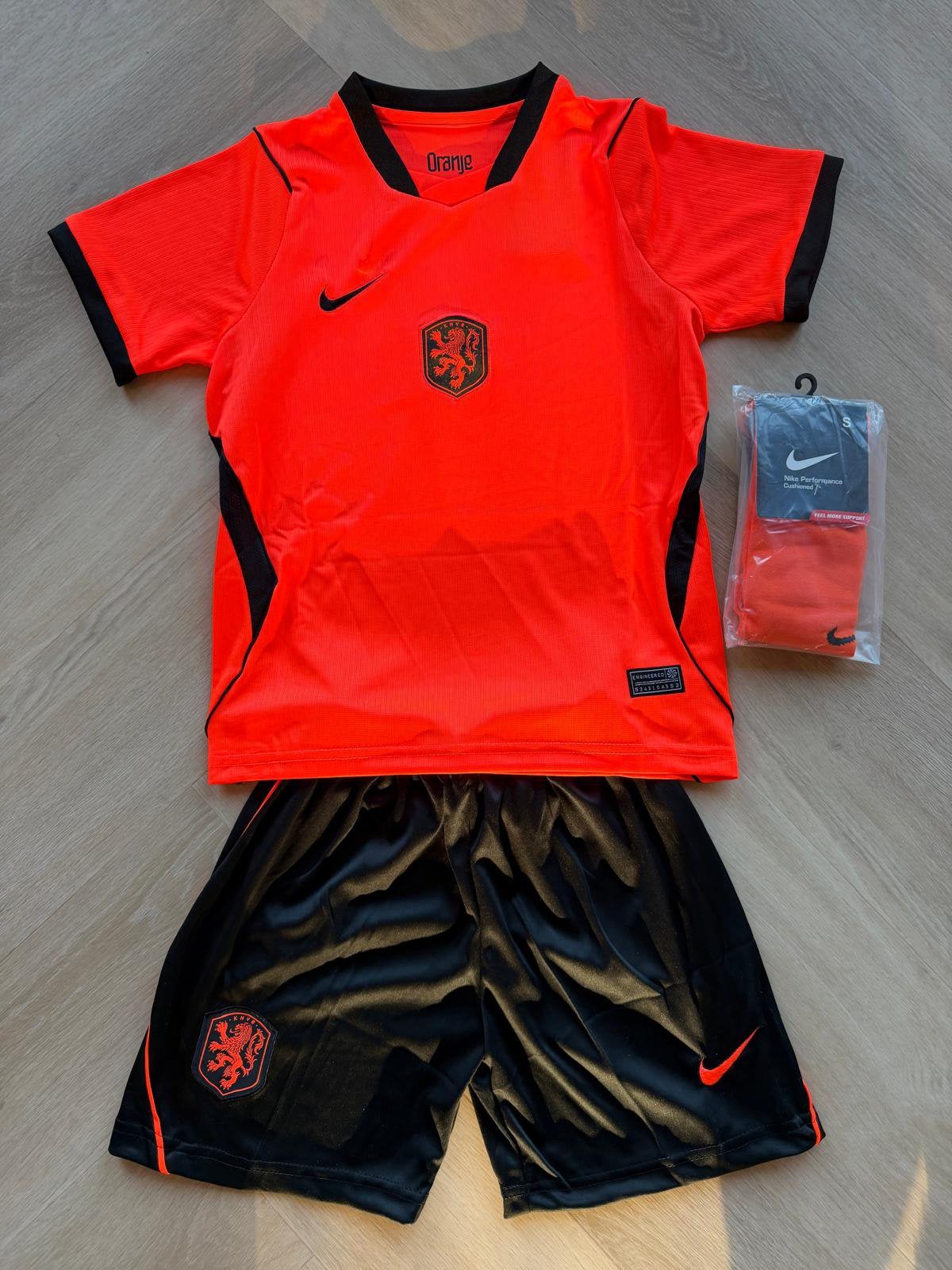 WK ORANJE 2026 tenue nederlands elftal, Sport en Fitness, Voetbal, Ophalen of Verzenden, Nieuw, Shirt