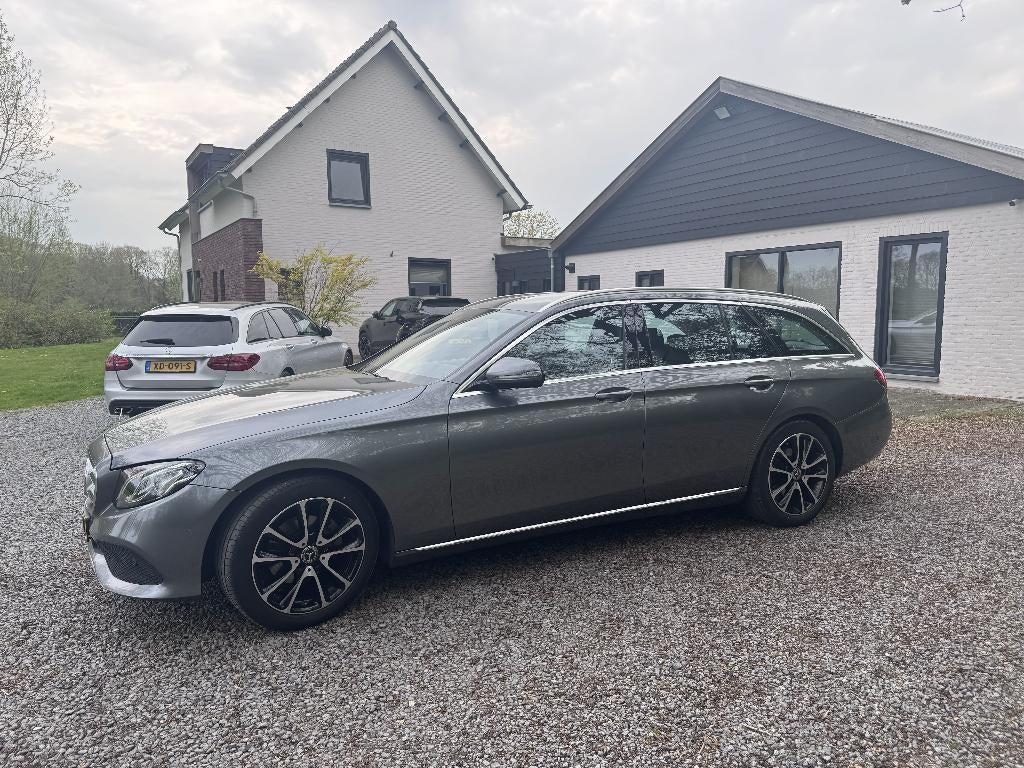 Mercedes-Benz E-Klasse E220d 2018, Auto's, Automaat, Lichtsensor, Achterwielaandrijving, Leder en Stof