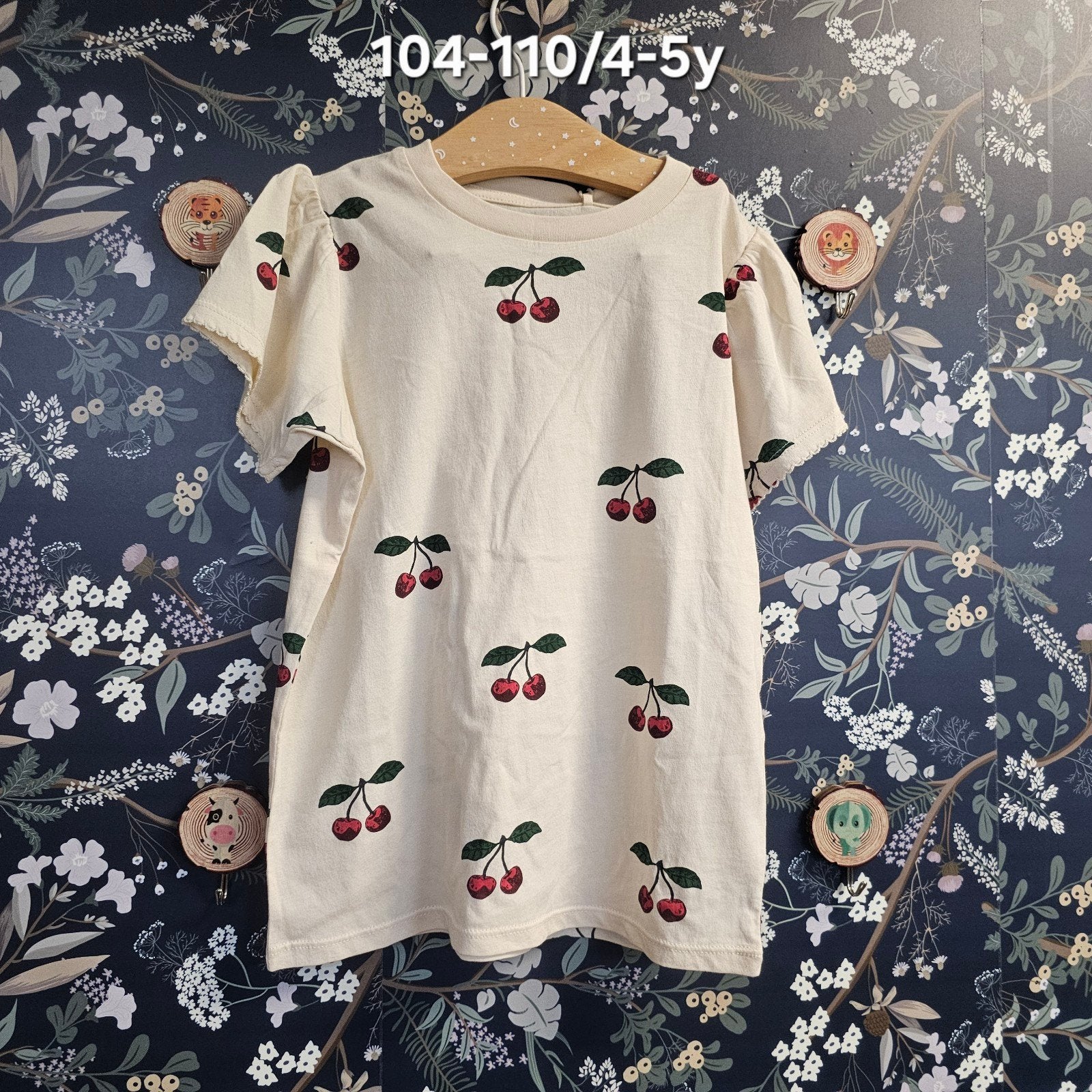 Konges Sløjd T-shirt met kersenprint - Maat 104-110, Meisje, Nieuw, Ophalen of Verzenden, Shirt of Longsleeve