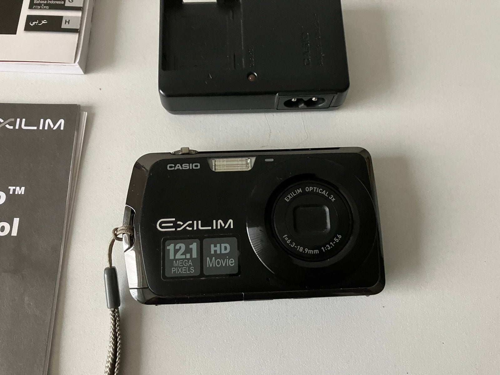 Casio Exilim 12.1 HD digitale pocket camera, Ophalen, Zo goed als nieuw, Nikon, 4 t/m 7 keer