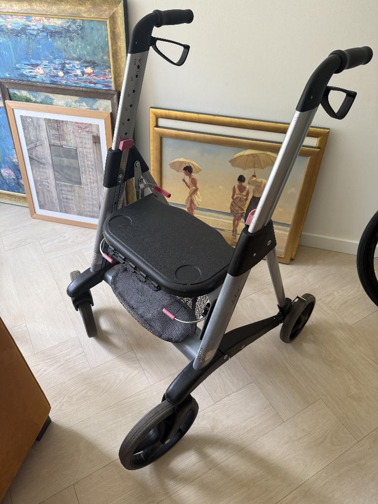 fijne rollator merk "Active Acces", Ophalen, Lichtgewicht, Zo goed als nieuw