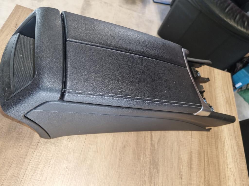 Originele Middenarmsteun Console Mercedes C-Klasse W205, Ophalen of Verzenden