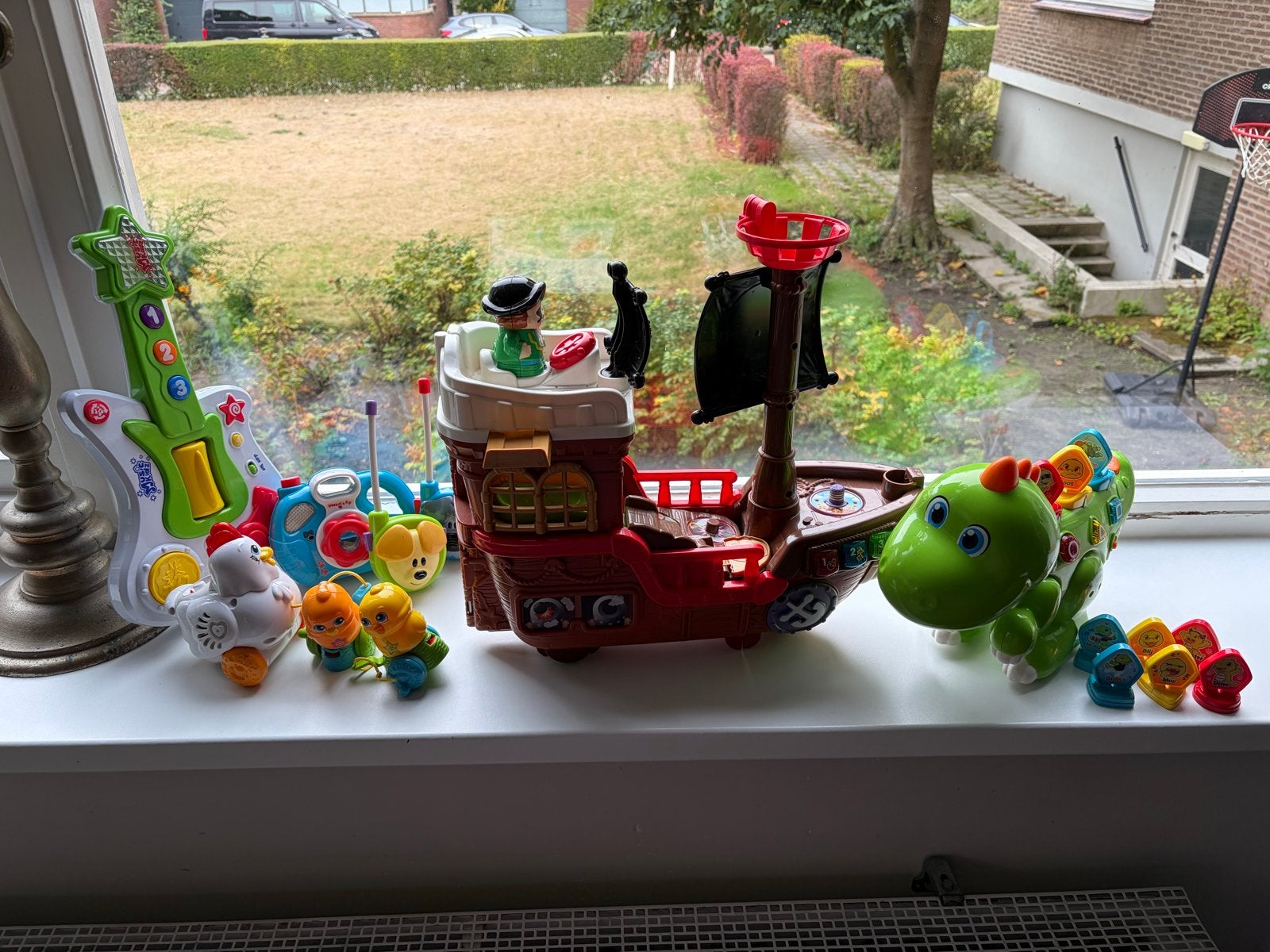 Diverse speelgoedset: VTech gitaar, piratenschip, dino, Ophalen of Verzenden, Gebruikt, Overige typen, Met licht