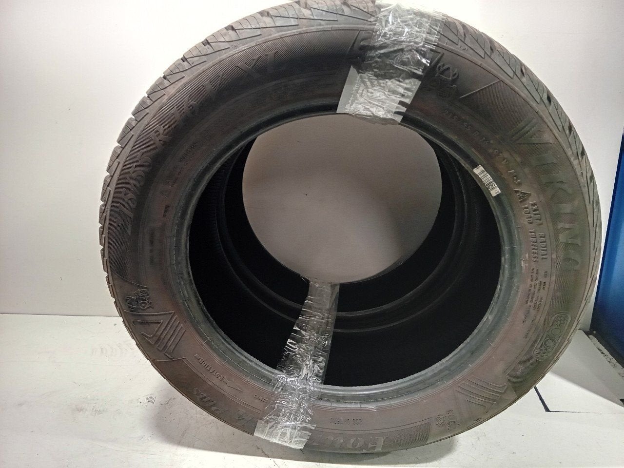Bandenset 2 stuks Winter 215 55 R16, Onderdelen@venauto.nl, Van der Ven Autorecycling B.V., Ettenseweg 76, 4706 PB Roosendaal, The Netherlands