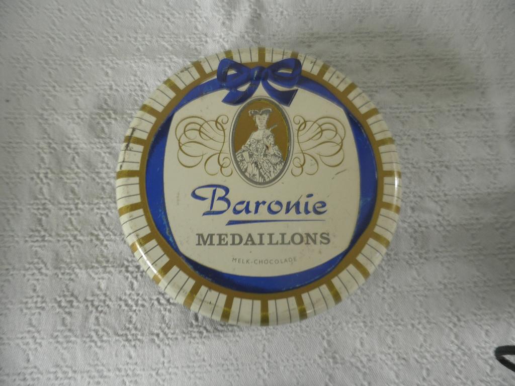Vintage baronie melkchocolade blikje., Ophalen of Verzenden, Gebruikt, Overige