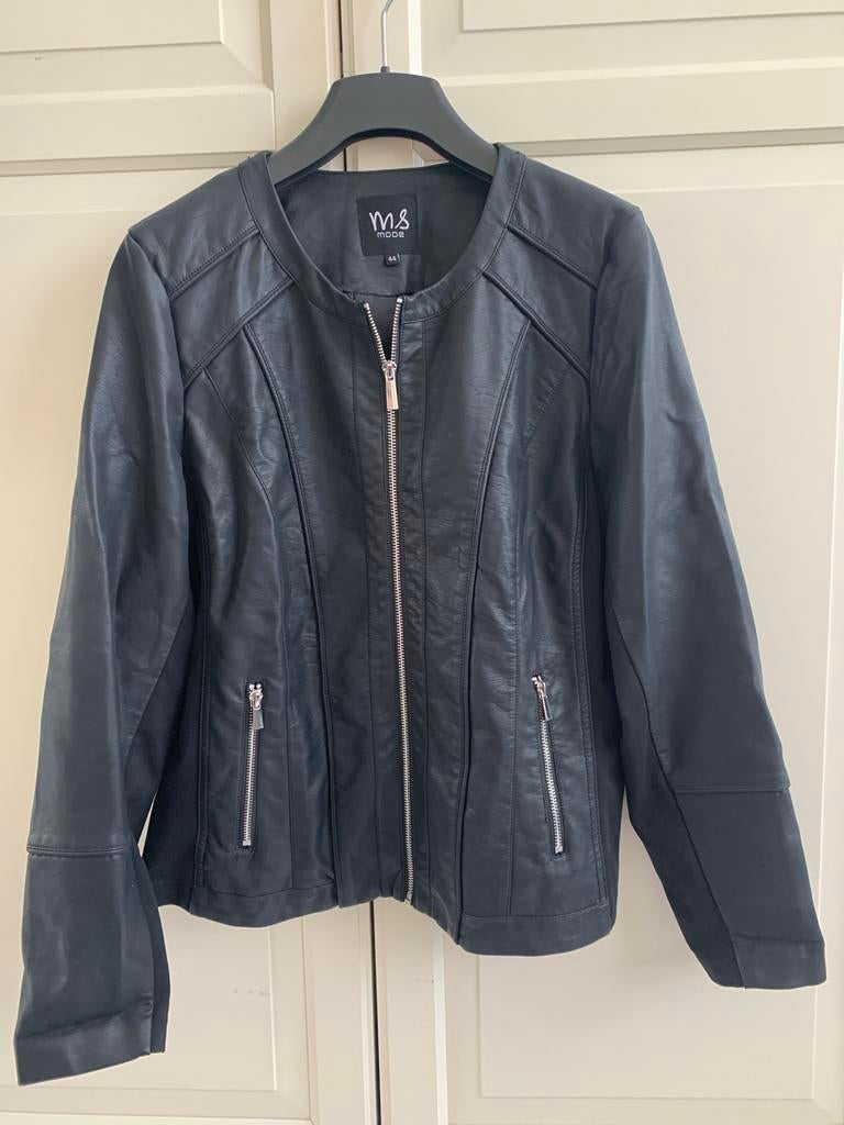 Stijlvol zwart imitatie leren jasje van M&S Mode maat 44, Ophalen of Verzenden, Zo goed als nieuw, Maat 42/44 (L), Zwart