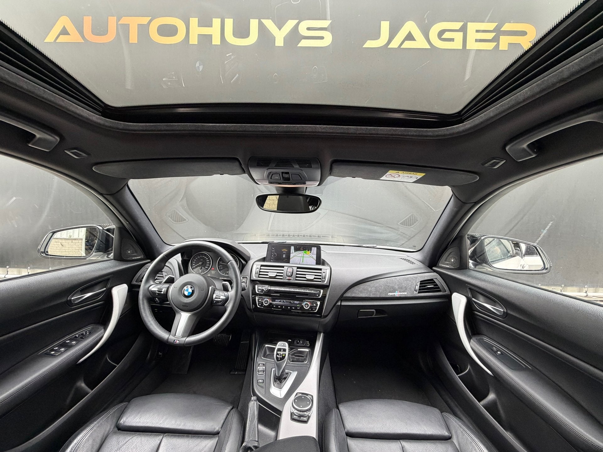 BMW 1-serie MW 1-serie M140i High Executive Schuifdak h&K Le, Dealer onderhouden, Achterwielaandrijving, Gebruikt, Parkeerassistent