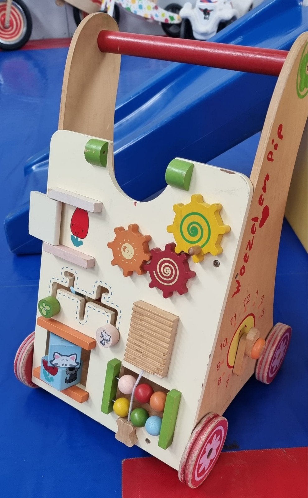 Houten loopkarretje met diverse speelactiviteiten, Ophalen of Verzenden, Gebruikt