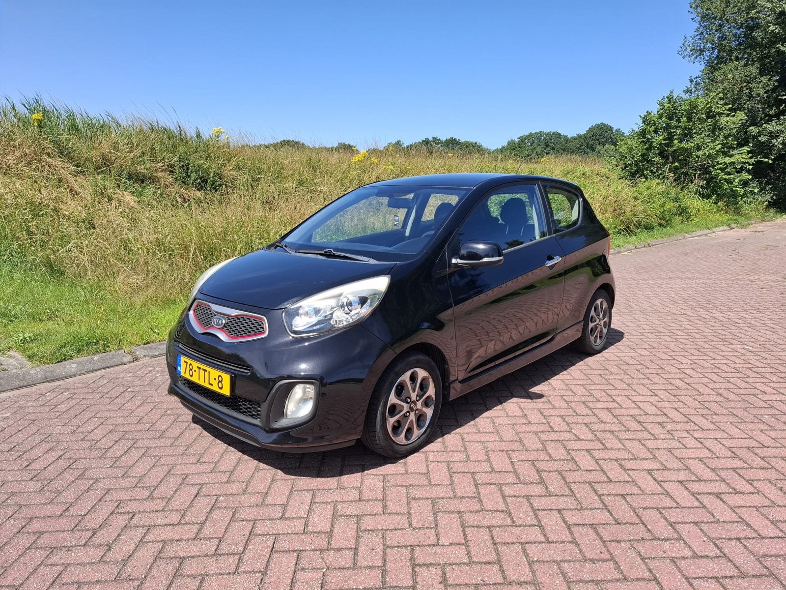 Kia Picanto 1.0 Cvvt 3-DRS 2013 Zwart NW apk, Auto's, Voorwielaandrijving, 400 kg, Zwart, Origineel Nederlands
